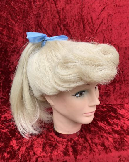 Blonde ponytail wig