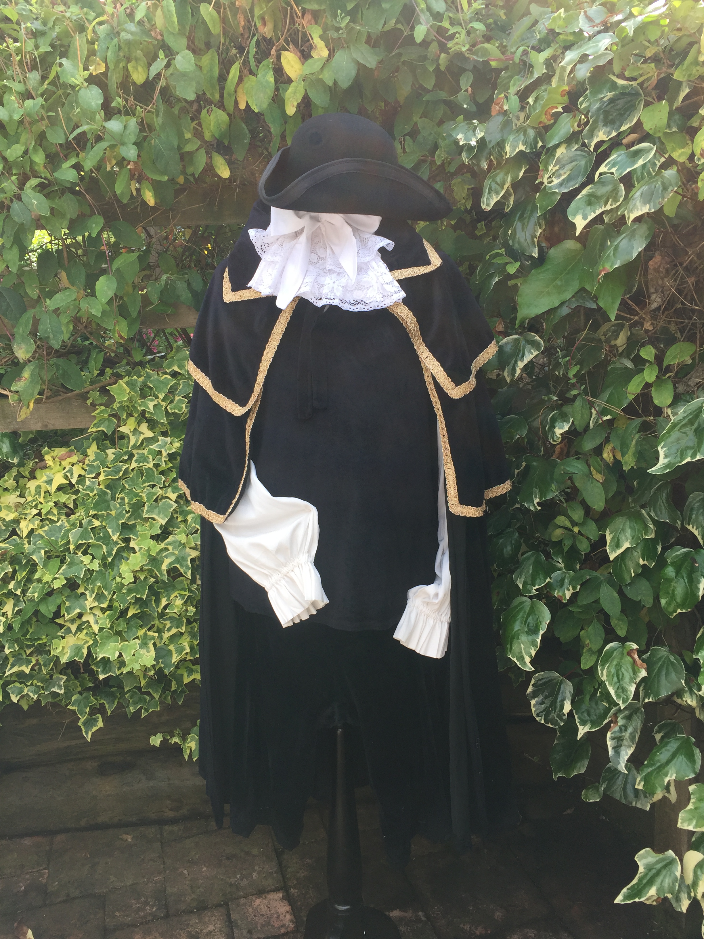 Mens Black HighwayMan Costume For Hire. Regency Costume
