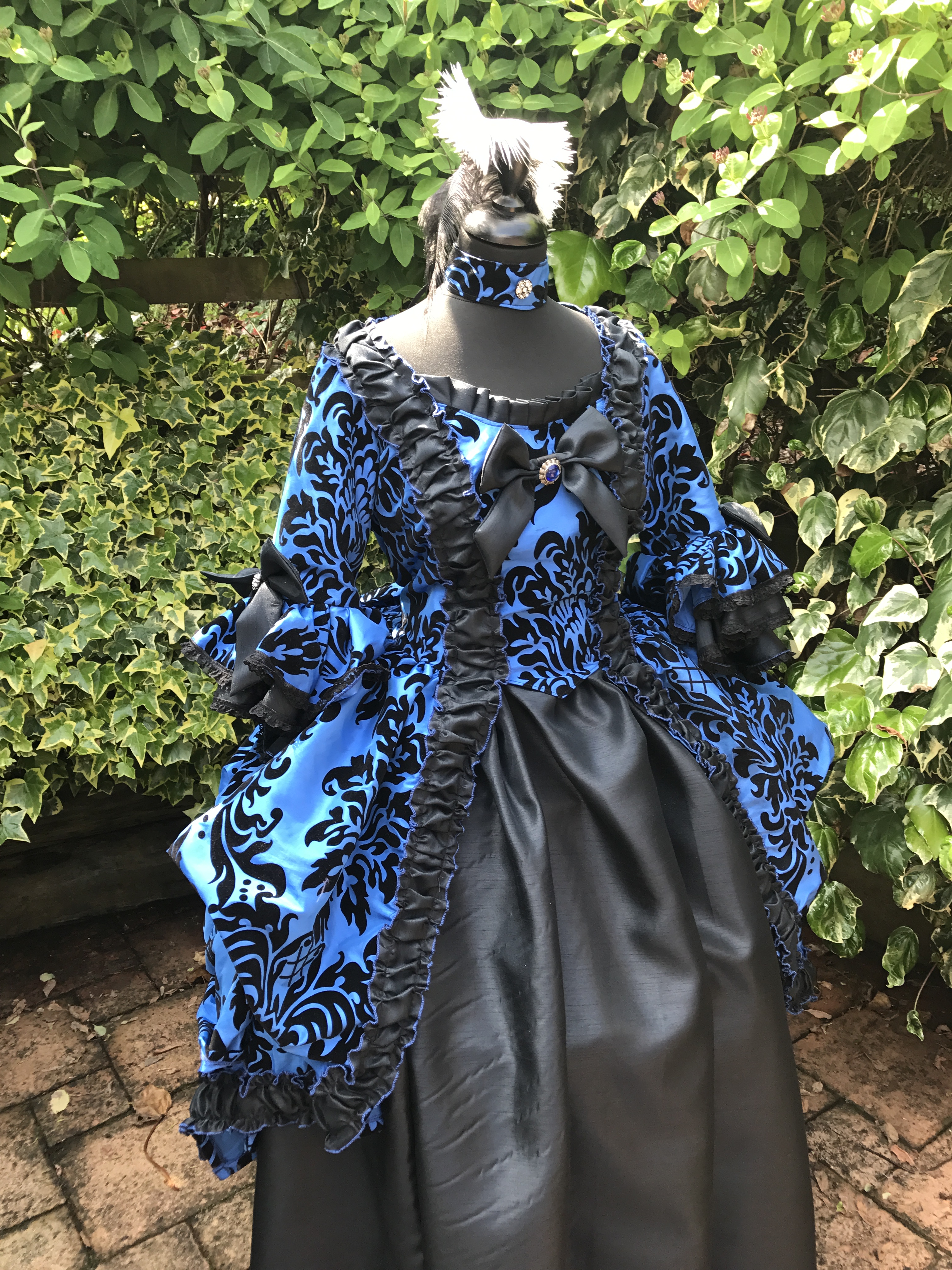 masquerade costume hire